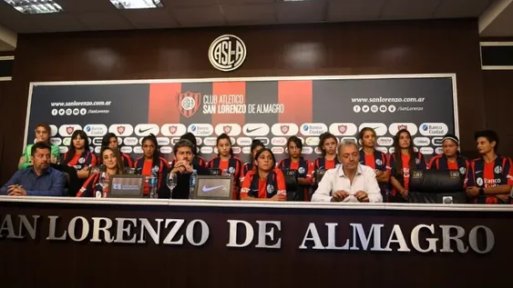 “Las Cuervas”, el primer equipo femenino de fútbol profesional