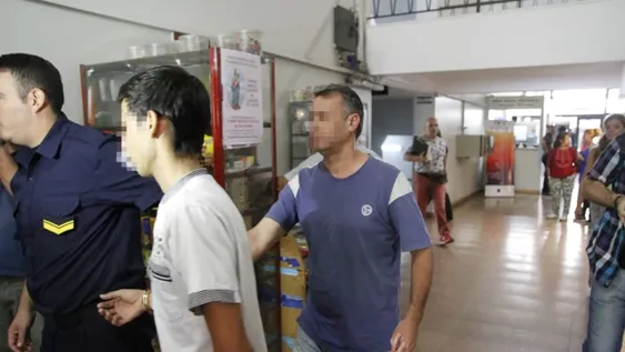 Chica abusada por familiares: 22 años para su padre, 20 para su hermano y 12 para su madre
