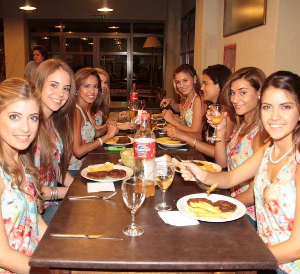 Los 10 secretos de la vida de las candidatas a Reina del Sol en el hotel