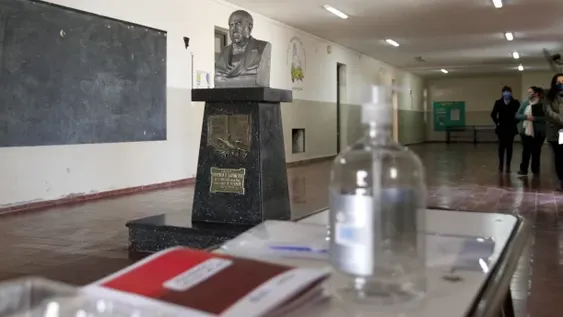 En cursos numerosos, los alumnos irán a clases prácticamente una semana al mes