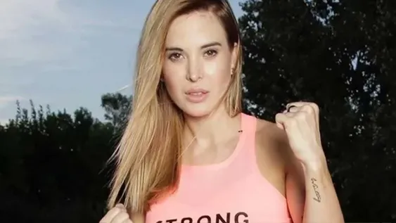 Jésica Cirio lució ropa interior de encaje: “Dicen que el color rojo atrae la atención…”