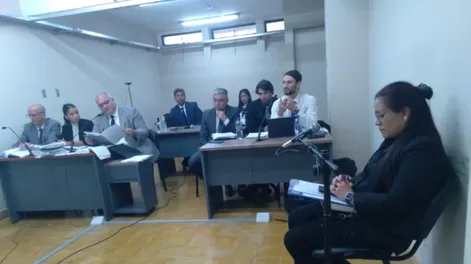 La médica acusada, Daniela Saldívar, (derecha) intentó impedir que se publicara su rostro y su identidad.