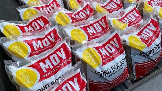 Estudiantes de agronomía hacen abono tipo bocashi