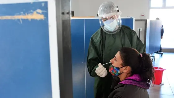 Casi 40 mil casos de covid-19: el registro más alto de la pandemia
