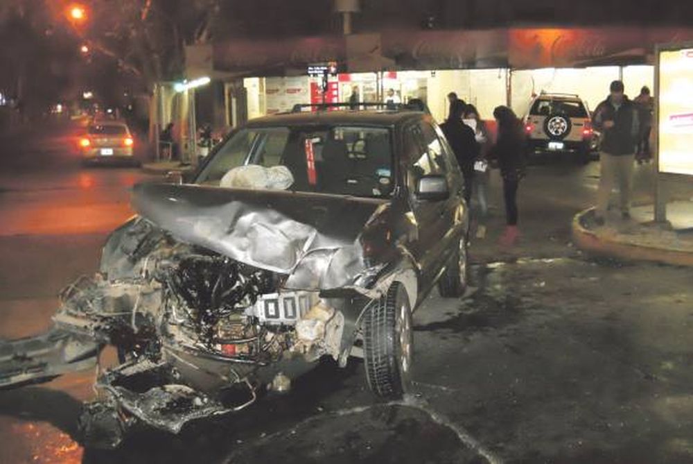 Otro choque céntrico con  alto riesgo para inocentes