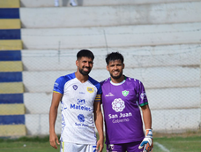 Fabián Carrizo de Colón Junior y Pablo Carrizo, arquero de Desamparados, se enfrentarán por primera vez en una final. Fabián Carrizo de Colón Junior y Pablo Carrizo, arquero de Desamparados, se enfrentarán por primera vez en una final.