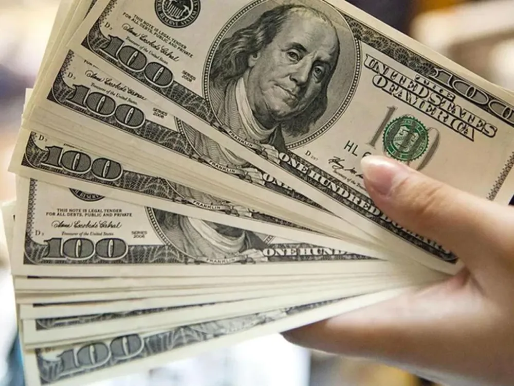 Nuevo cepo: esta vez al dólar Bolsa y apunta a contener el drenaje de reservas