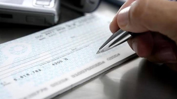 condenaron a un mecanico por estafar a comerciantes con cheques falsos