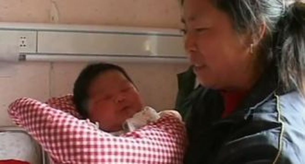 Un bebé de 6,5 kilos