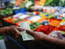 La pérdida de centralidad de la inflación en las encuestas coincidió con un registro de pobreza del 32% en el primer semestre de 2026.&nbsp;
