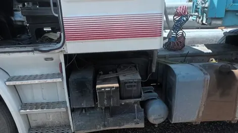 Intentó robar la batería de un camión y terminó detenido