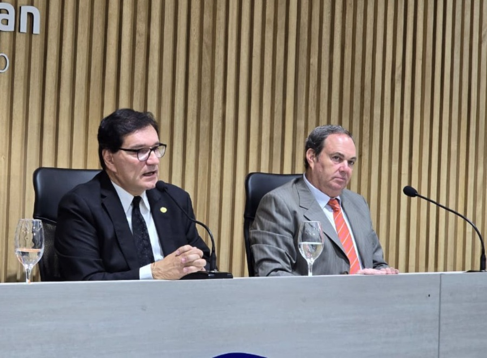 Daniel Olivares Yapur y Guillermo Baigorrí.-