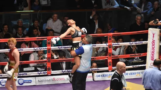 Leonela Yúdica ganó de principio a fin y retuvo el título mundial por quinta vez