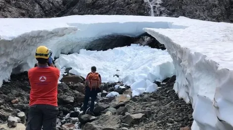 Murió un turista tras un derrumbe en una cueva en El Bolsón