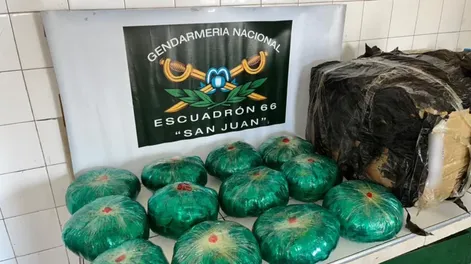 Incautaron en Ruta 40 más de 1 kilo de cocaína y 12 kilos de hojas de coca