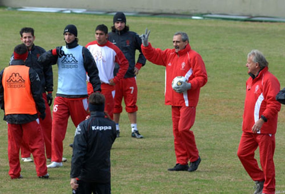 Cappa no especula y piensa atacar a Vélez desde el inicio del juego