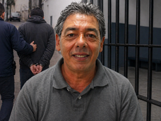 Julio Omar Calivar se encuentra detenido en la Central de Policía de San Juan. Imagen recreada con IA. Julio Omar Calivar se encuentra detenido en la Central de Policía de San Juan. Imagen recreada con IA.