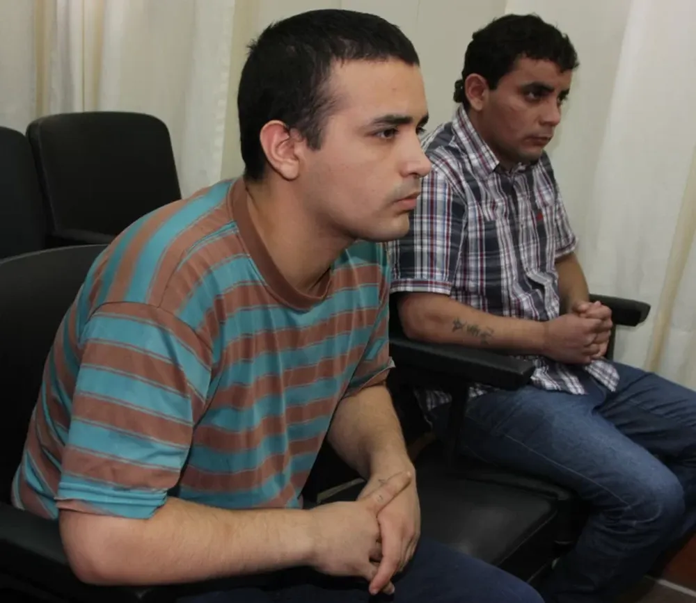 Ángel Nahuel Flores (adelante).