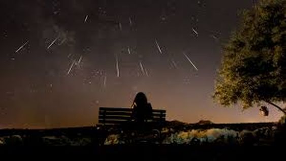 Esta noche, la lluvia de estrellas del cometa Halley iluminarán el cielo: cómo verlas