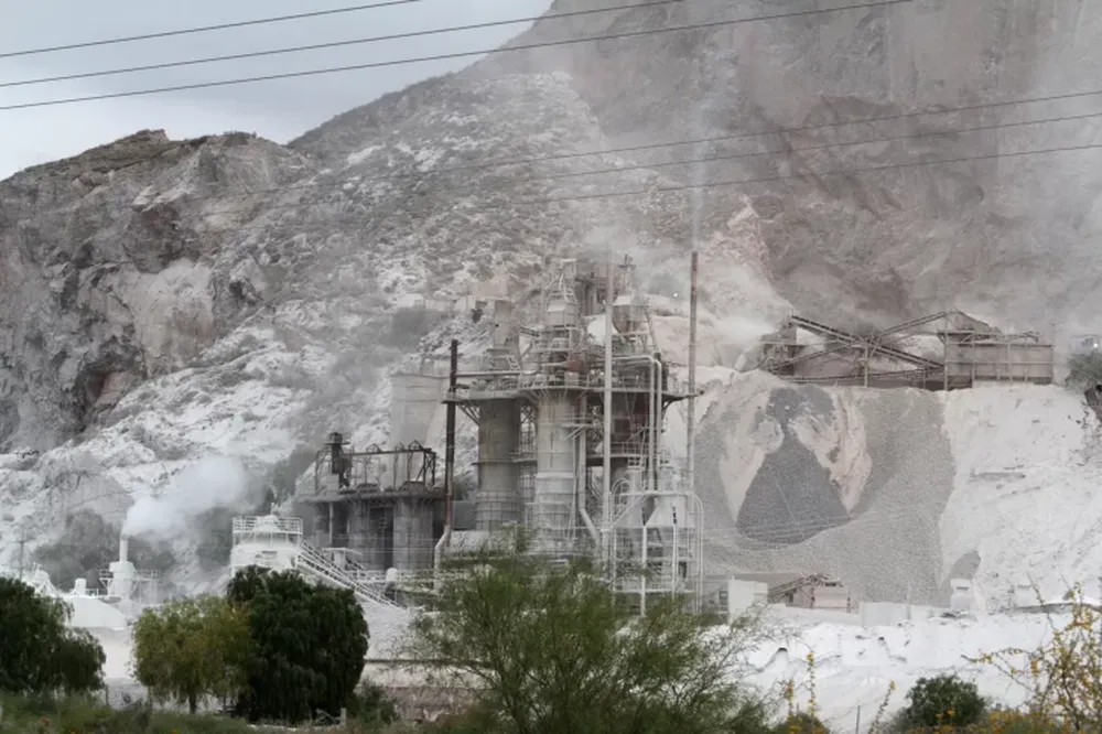 Lanzaron créditos del Banco Nación para pymes mineras no metalíferas a tasa del 18%