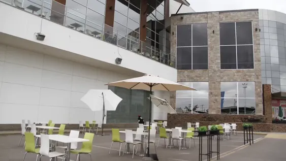 En los shoppings temen por unas 200 fuentes de trabajo en patios de comidas