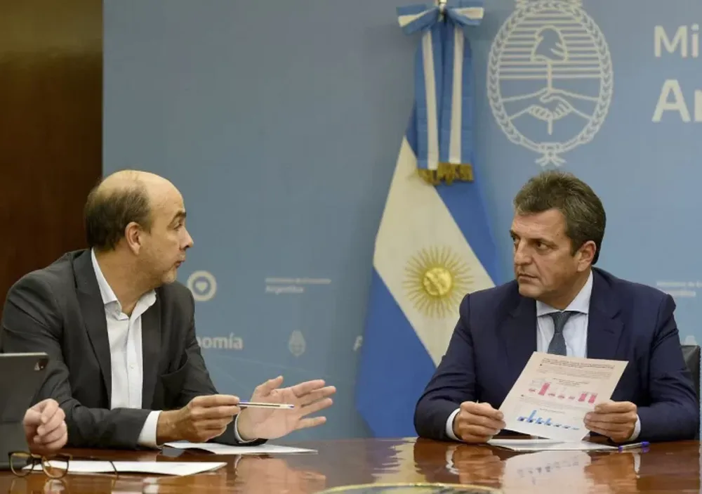Economía canjeó $7,4 billones de títulos en pesos, el más grande de la historia argentina