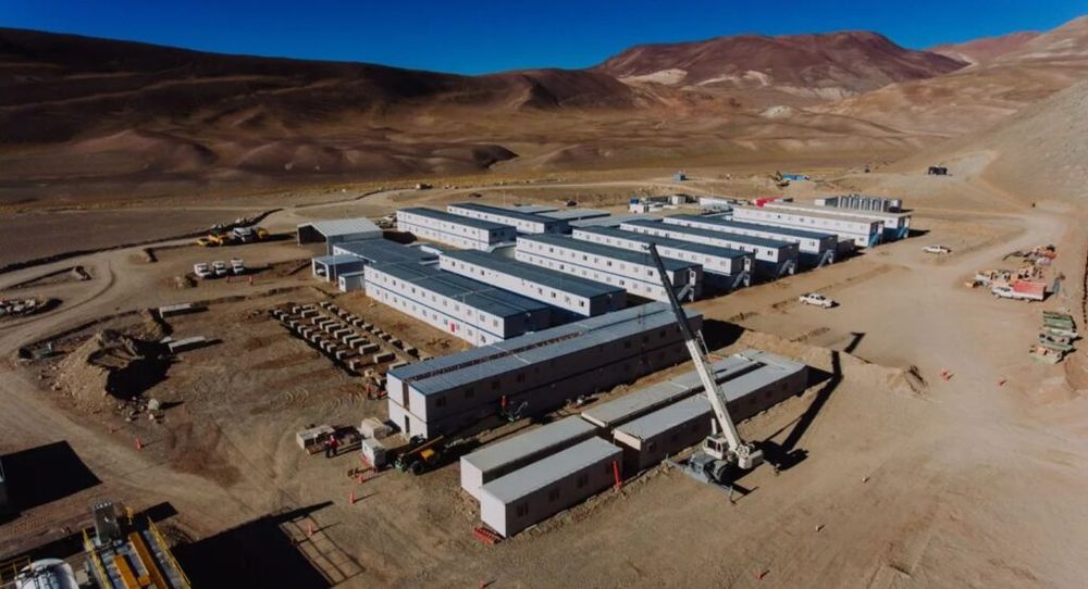Vicuña, el coloso del cobre. El proyecto demandará un númeroaltísimo de proveedores y trabajadores. La vida útil de la mina es de unos 70años.&nbsp;