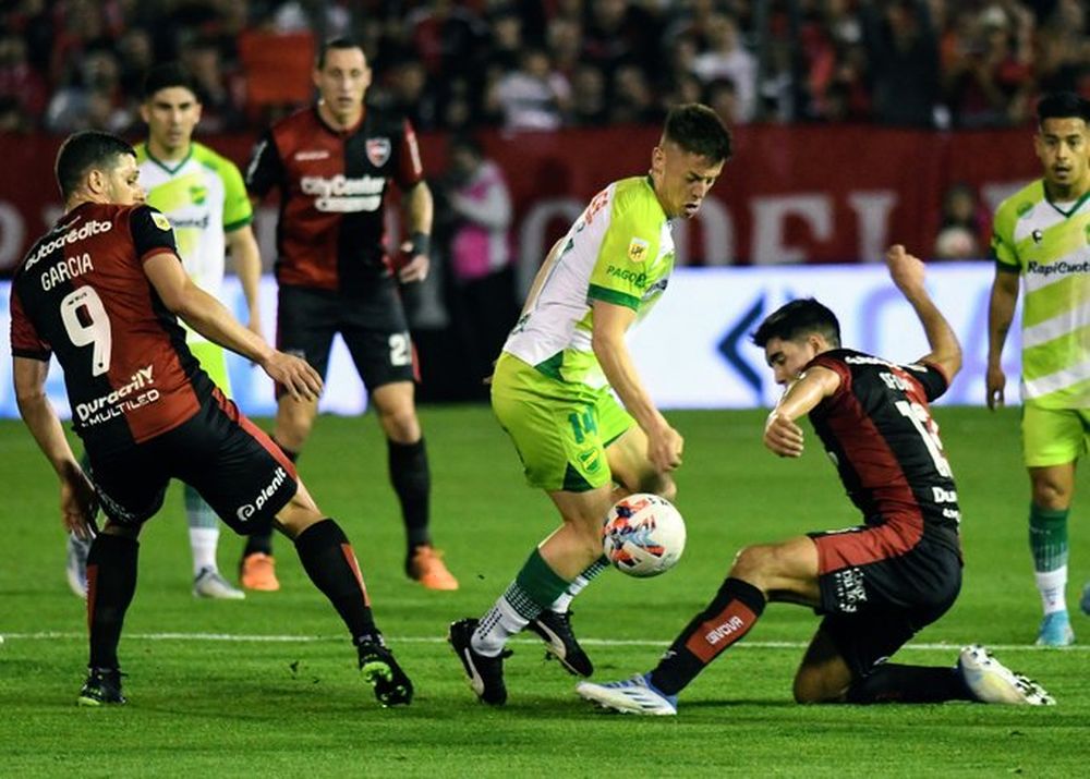 Defensa y Justicia sorprendió a Newell’s en Rosario