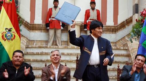 Evo expropia a española
