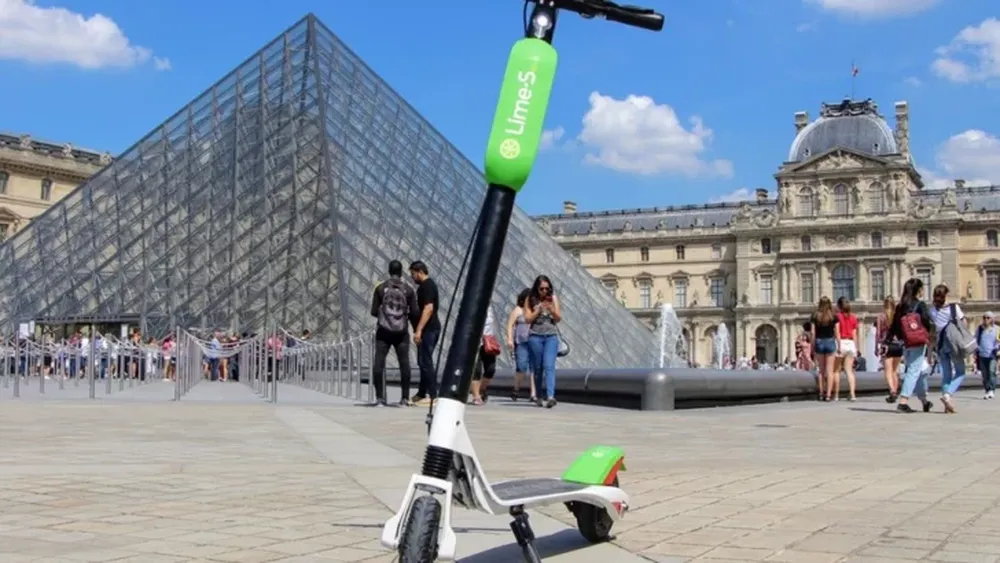 A partir de septiembre, en París no podrán circular los monopatines eléctricos