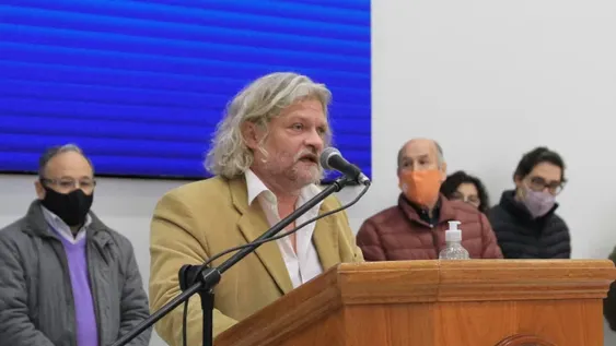 La UNSJ presentó su informe en defensa de los docentes regulares para acelerar el fallo