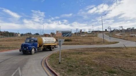 Discutió con la novia y murió al tirarse delante de un camión