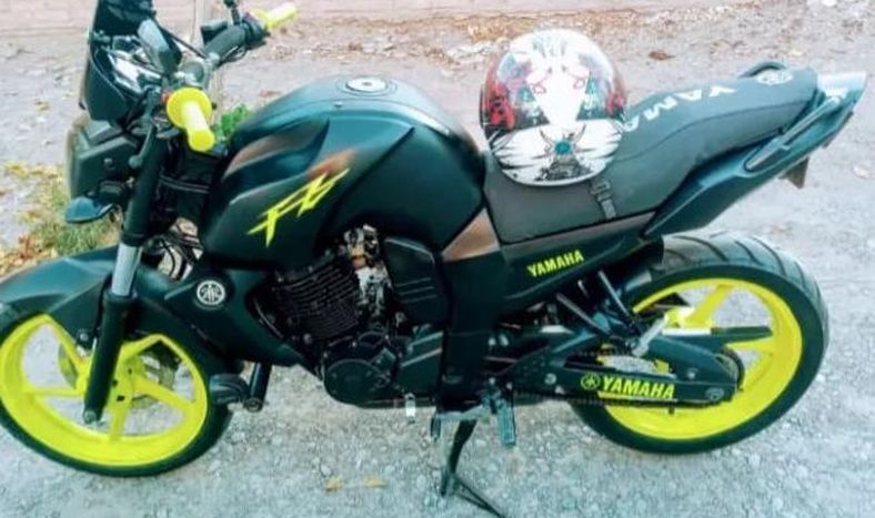 Le robaron la moto a un DT de Trinidad y por cámaras de seguridad descubrió cómo se la llevaron