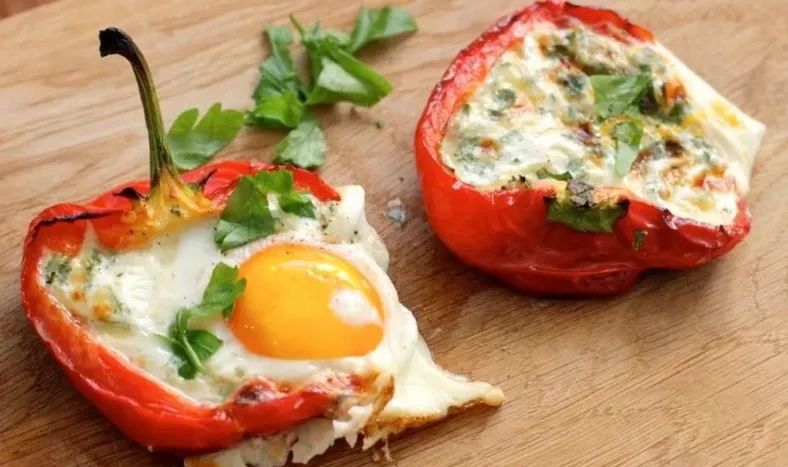 Así se preparan morrones rellenos, la guarnición ideal para el asado