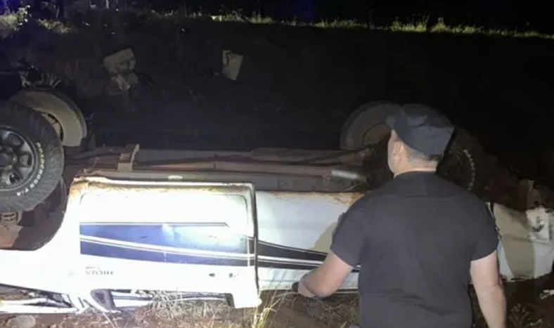 La camioneta quedó destruída.