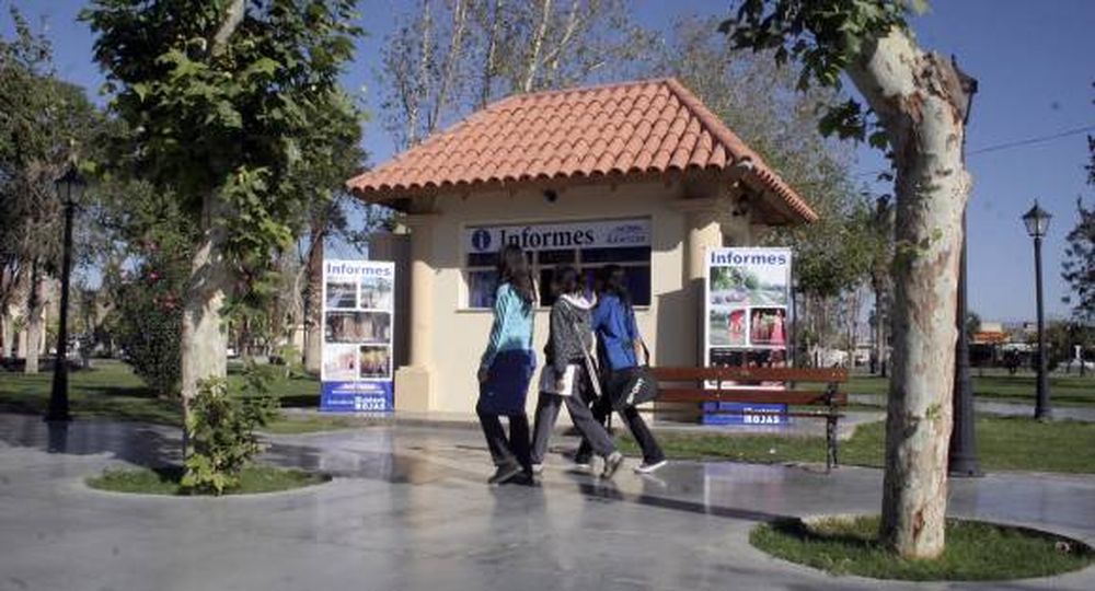 La oficina que funcionará en el kiosco de una plaza