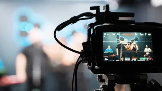 La escuela para proyectarse al futuro de los medios