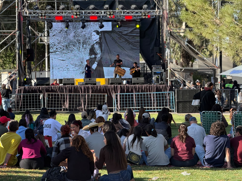 Gran cantidad de público eligió el escenario La Peña.