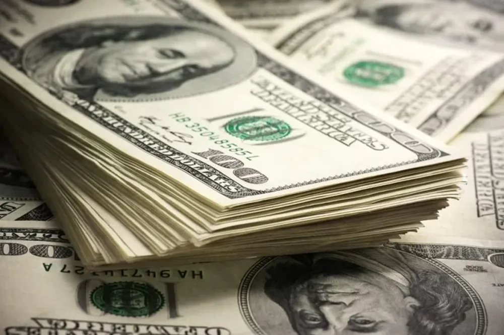 El dólar blue marcó un nuevo récord al llegar a los $138