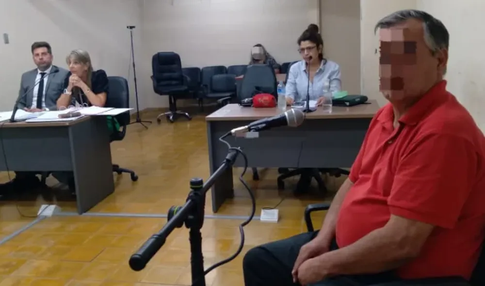 EL IMPUTADO (derecha) seguirá libre y podrá quedar preso una vez que el fallo en su contra quede firme.