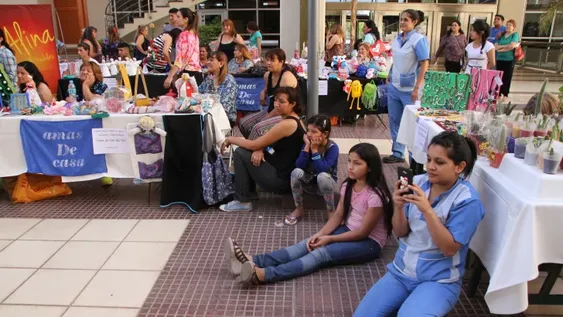 Llaman a emprendedores para una feria de regalos en redes sociales
