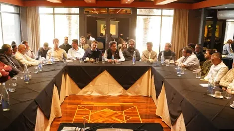 Diario de Cuyo | Por dentro. Los presentes contaron que la reunión fue extensa y los ministros contaron y escucharon los desafíos.