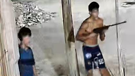 Alerta en Rawson por un menor que amenaza con un arma a sus vecinos