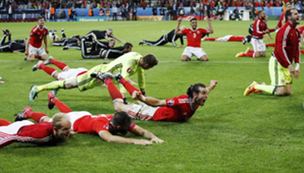 Gales dio el batacazo, venció a Bélgica y se metió en semifinales