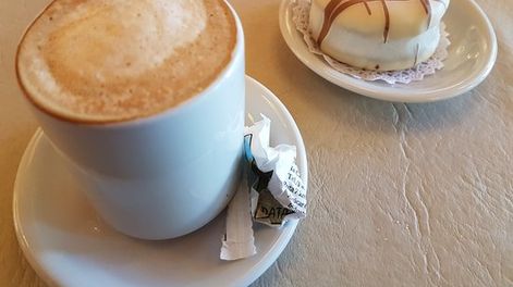Compartió el ticket de una cafetería en Rosario y causó revuelo por el precio del alfajor