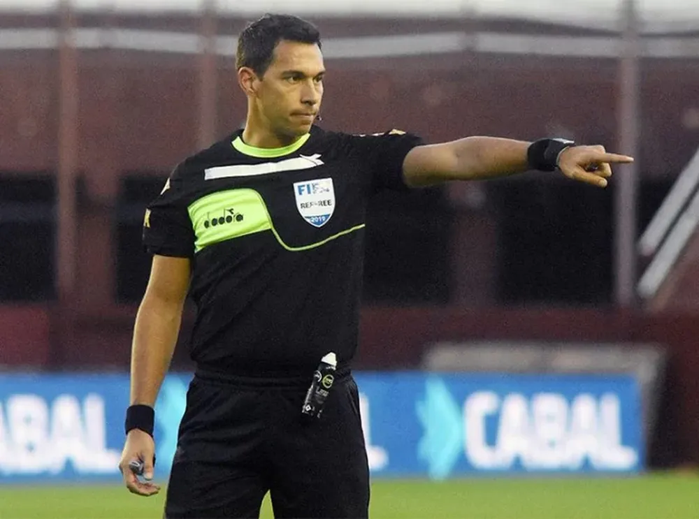 Confirmaron los árbitros para las finales de la Copa Maradona