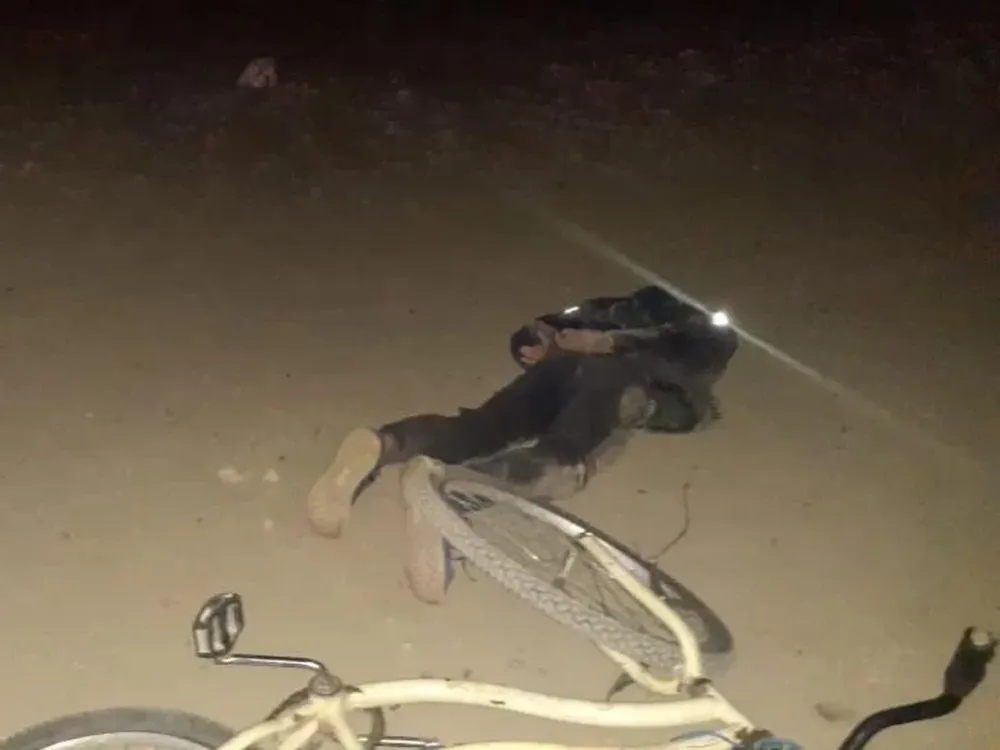 Tiene 19 años y atacó a su pareja a mordiscos en la cara y golpes de puño: quedó detenido