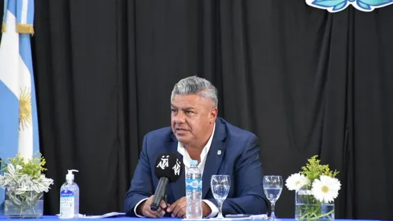 Tapia afirmó que los futbolistas volverán a entrenar “cuando todos estén en Fase 4”