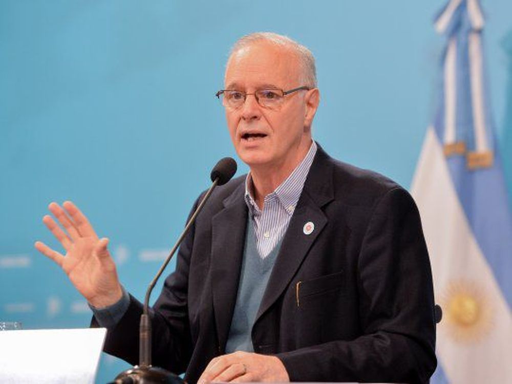 Gollan deja su cargo de ministro para dedicarse a la campaña en la previa de las PASO