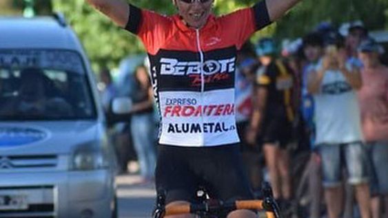 Carla Álvarez domina entre las damas